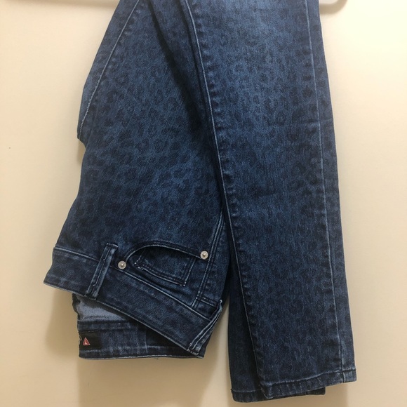 Clothes - Picture 2 of 16